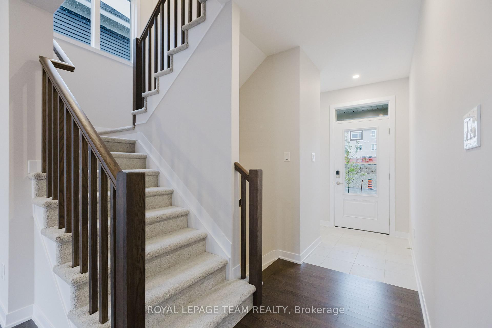 Photo 5 of 610 Expansion Road, Ottawa, Barrhaven - Half Moon Bay — HOMEH