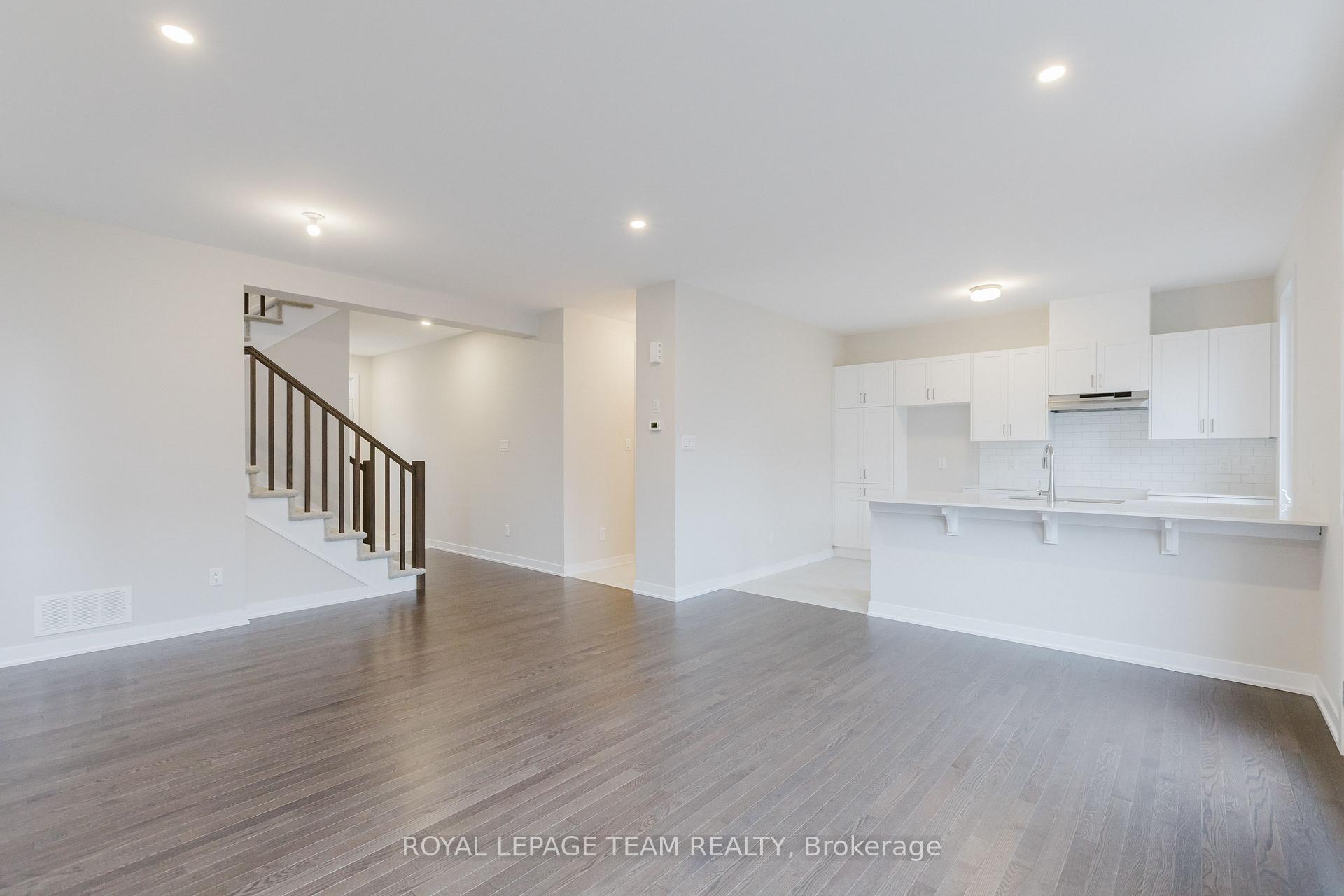 Photo 7 of 610 Expansion Road, Ottawa, Barrhaven - Half Moon Bay — HOMEH