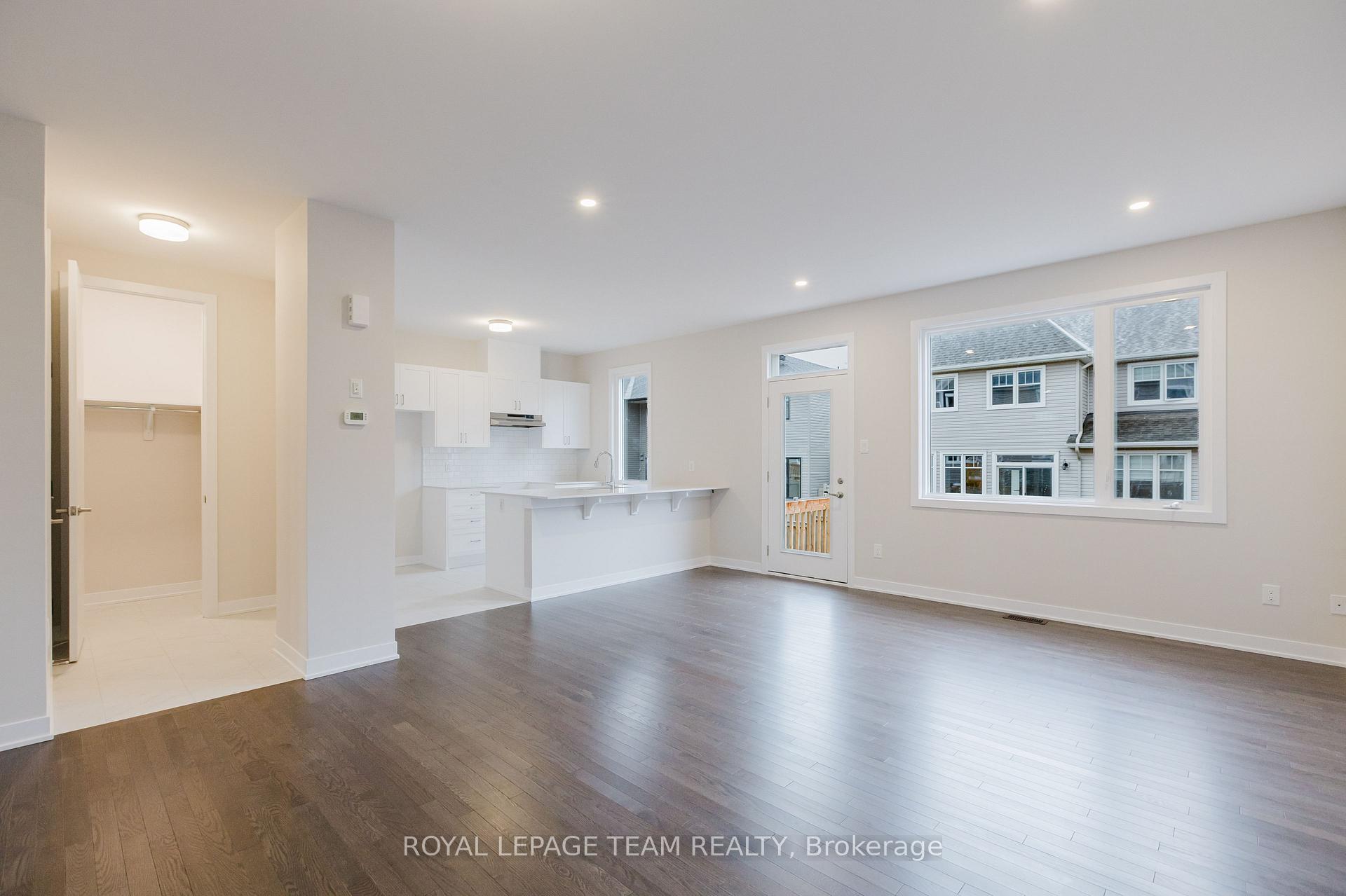 Photo 9 of 610 Expansion Road, Ottawa, Barrhaven - Half Moon Bay — HOMEH