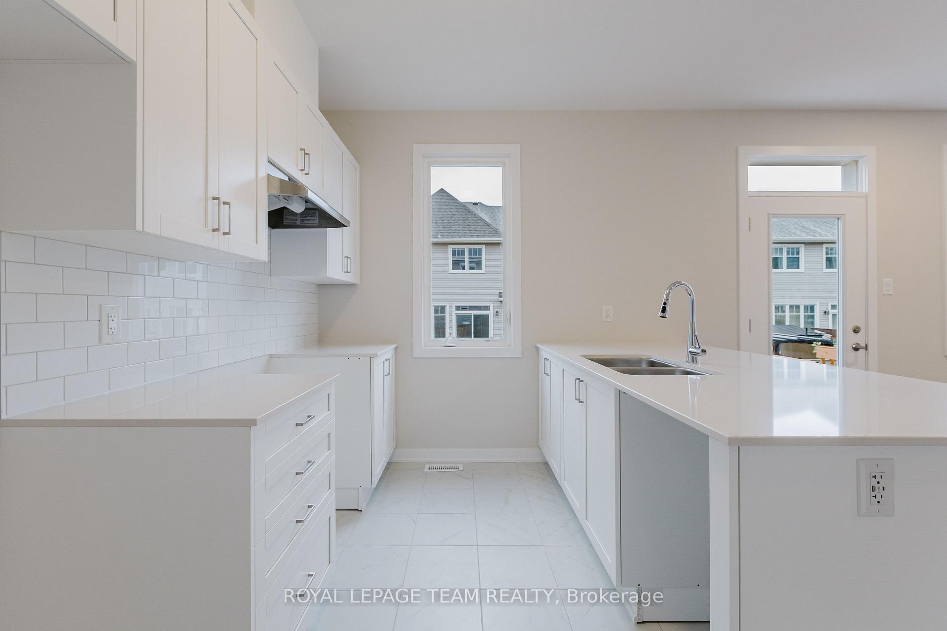 Photo 15 of 610 Expansion Road, Ottawa, Barrhaven - Half Moon Bay — HOMEH