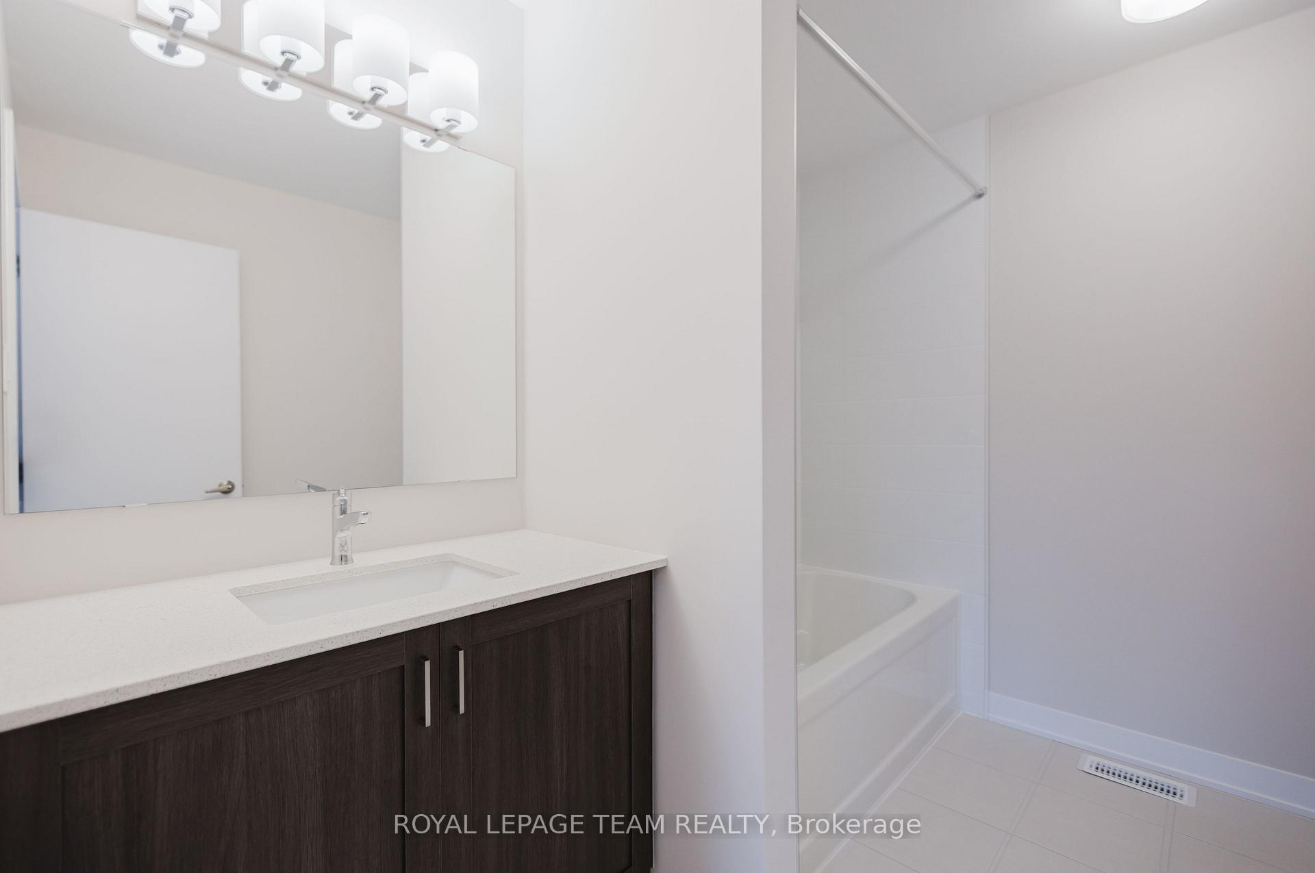 Photo 18 of 610 Expansion Road, Ottawa, Barrhaven - Half Moon Bay — HOMEH
