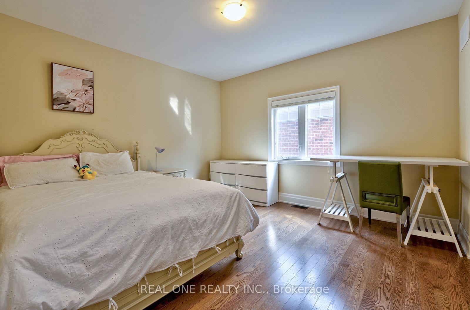 Photo 2 of Unit 1 Br, 96 Via Romano Boulevard, Vaughan, Patterson — HOMEH