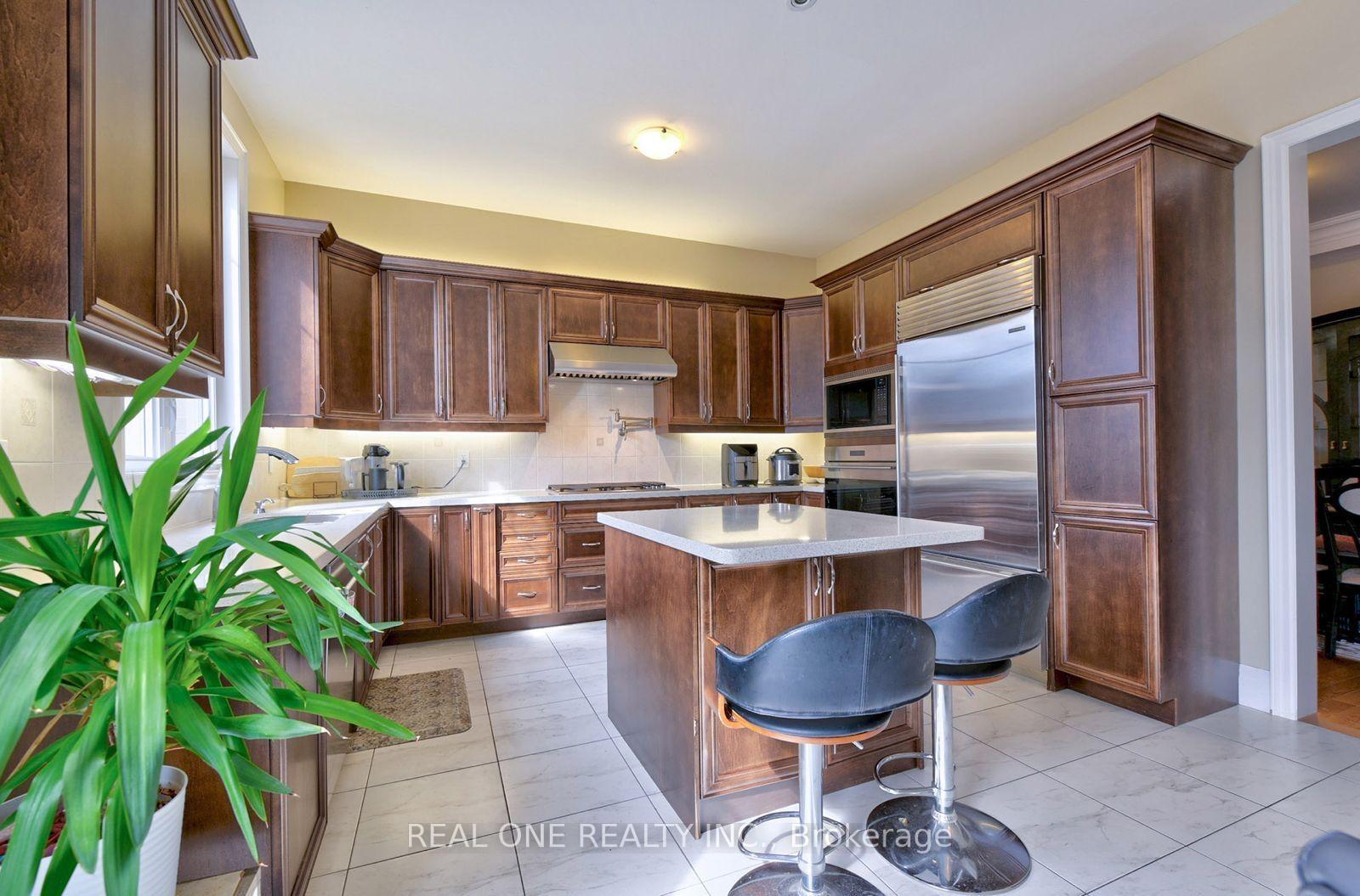 Photo 6 of Unit 1 Br, 96 Via Romano Boulevard, Vaughan, Patterson — HOMEH
