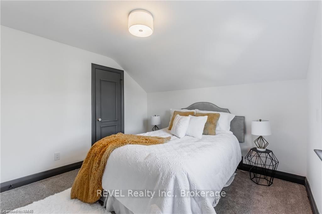 Photo 23 of 31 Lyons Avenue, Welland, Lincoln/Crowland — HOMEH