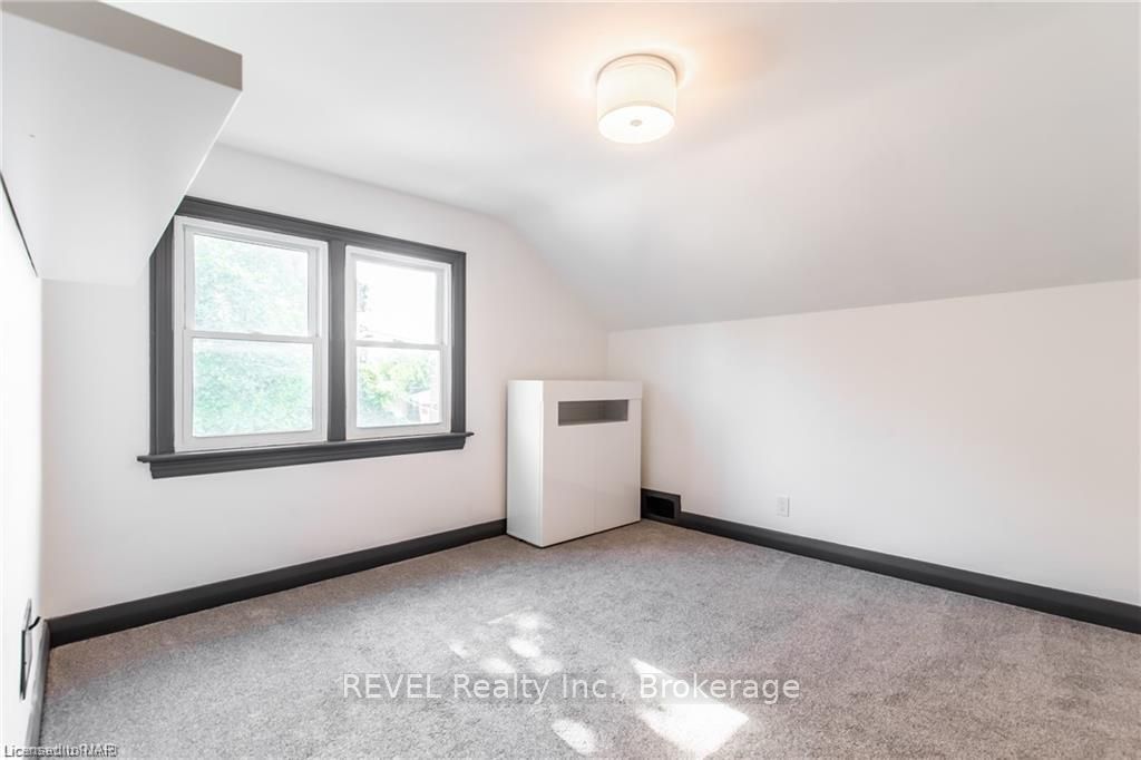 Photo 24 of 31 Lyons Avenue, Welland, Lincoln/Crowland — HOMEH