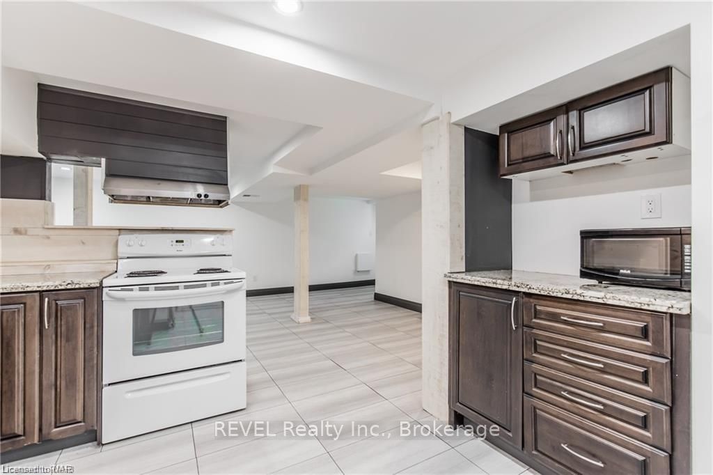 Photo 31 of 31 Lyons Avenue, Welland, Lincoln/Crowland — HOMEH