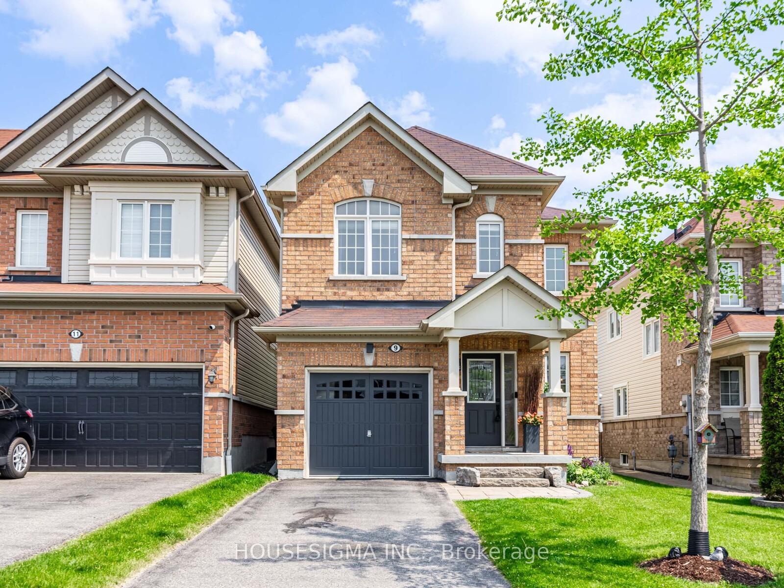 Photo 2 of 9 Devlin Crescent, Whitby, Blue Grass Meadows — HOMEH