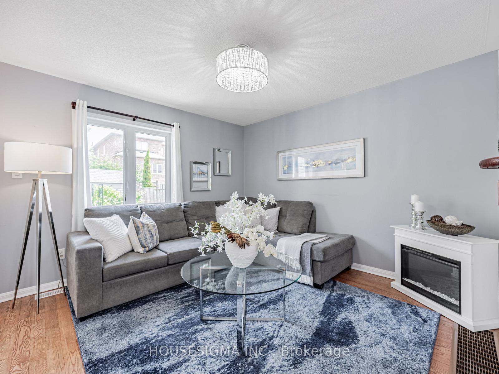 Photo 3 of 9 Devlin Crescent, Whitby, Blue Grass Meadows — HOMEH