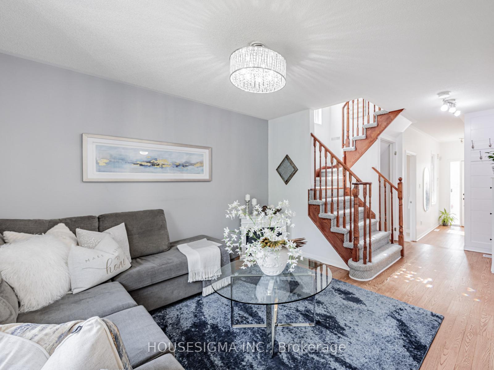 Photo 5 of 9 Devlin Crescent, Whitby, Blue Grass Meadows — HOMEH