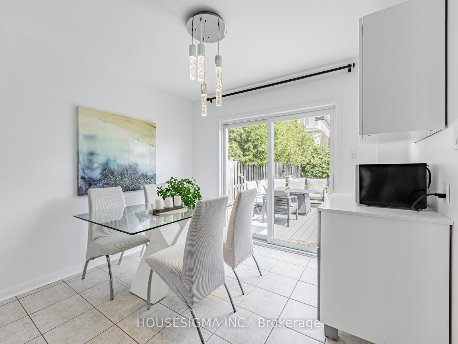 Photo 11 of 9 Devlin Crescent, Whitby, Blue Grass Meadows — HOMEH