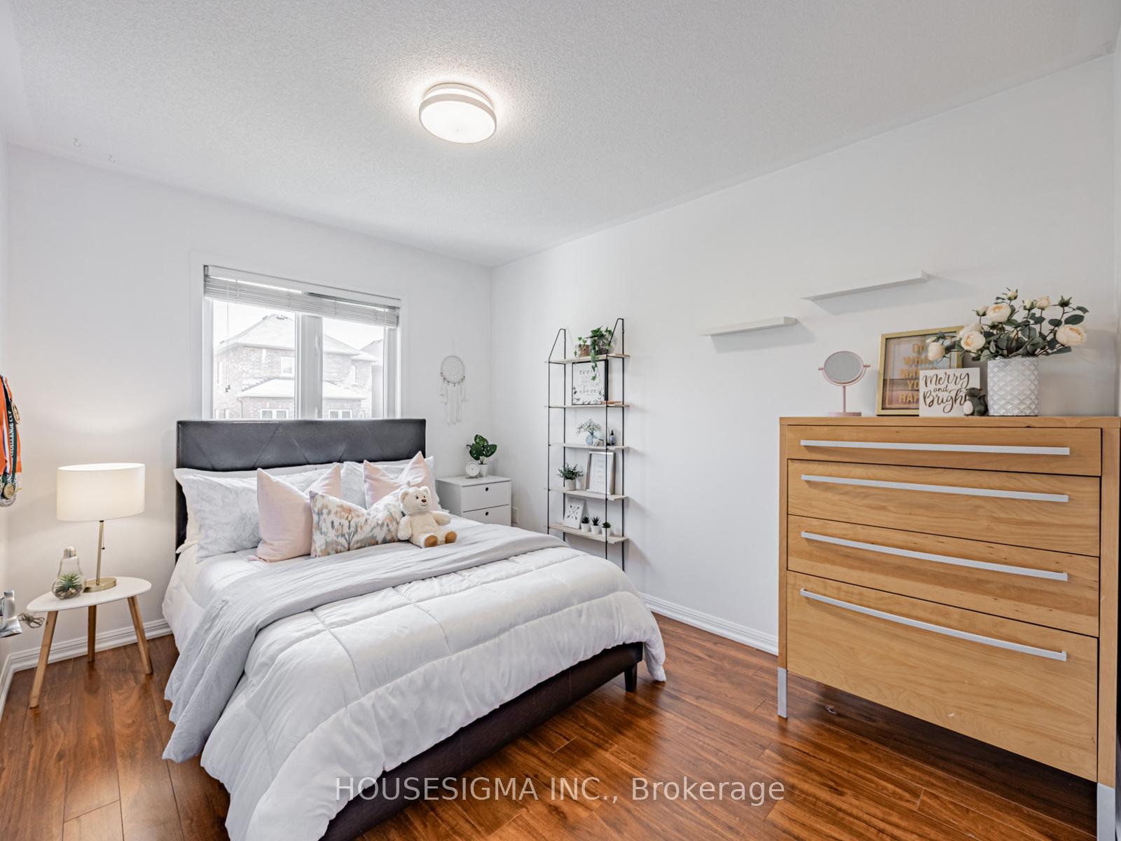 Photo 18 of 9 Devlin Crescent, Whitby, Blue Grass Meadows — HOMEH