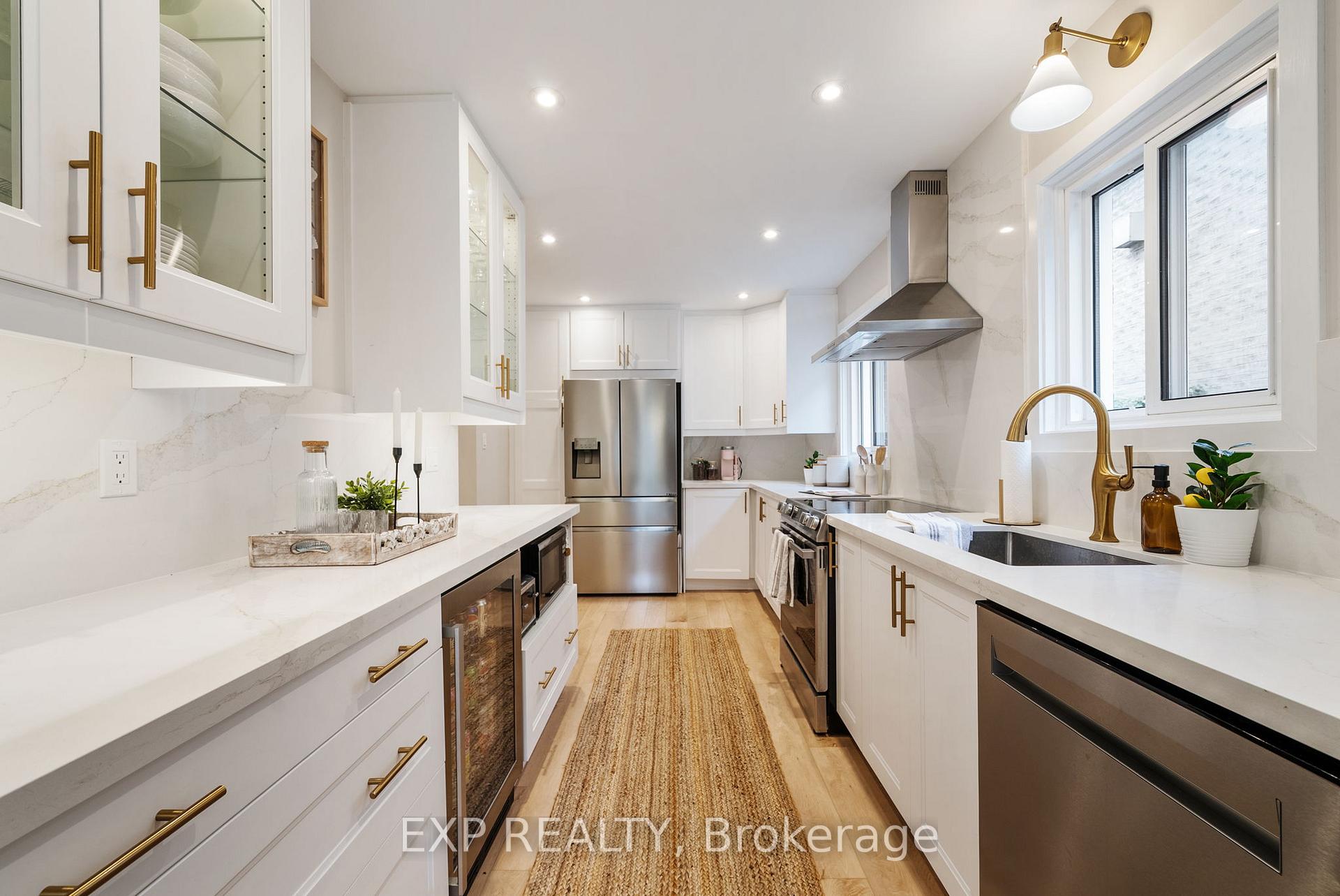 Photo 8 of 24 Glenmore Drive, Whitby, Downtown Whitby — HOMEH