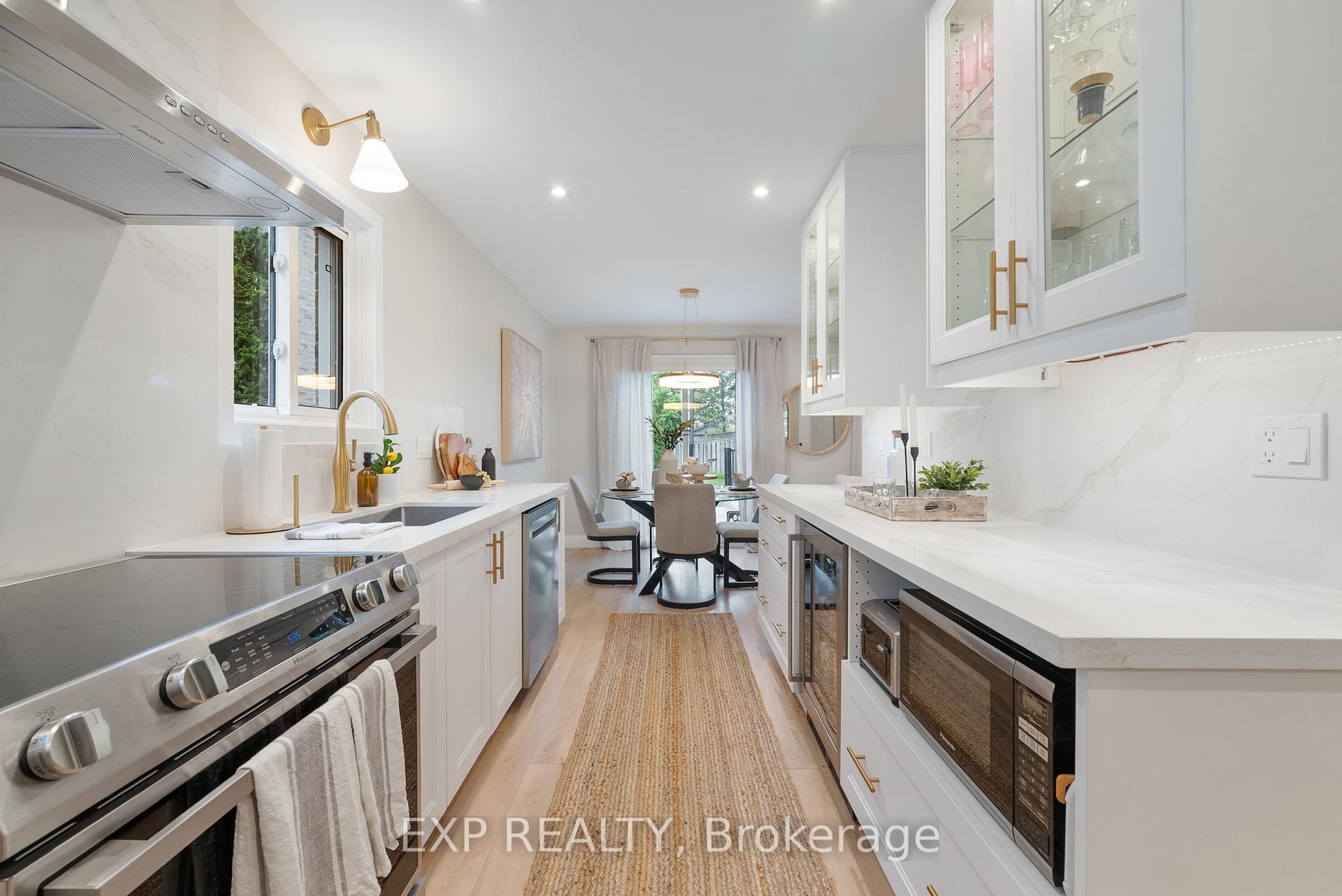 Photo 9 of 24 Glenmore Drive, Whitby, Downtown Whitby — HOMEH
