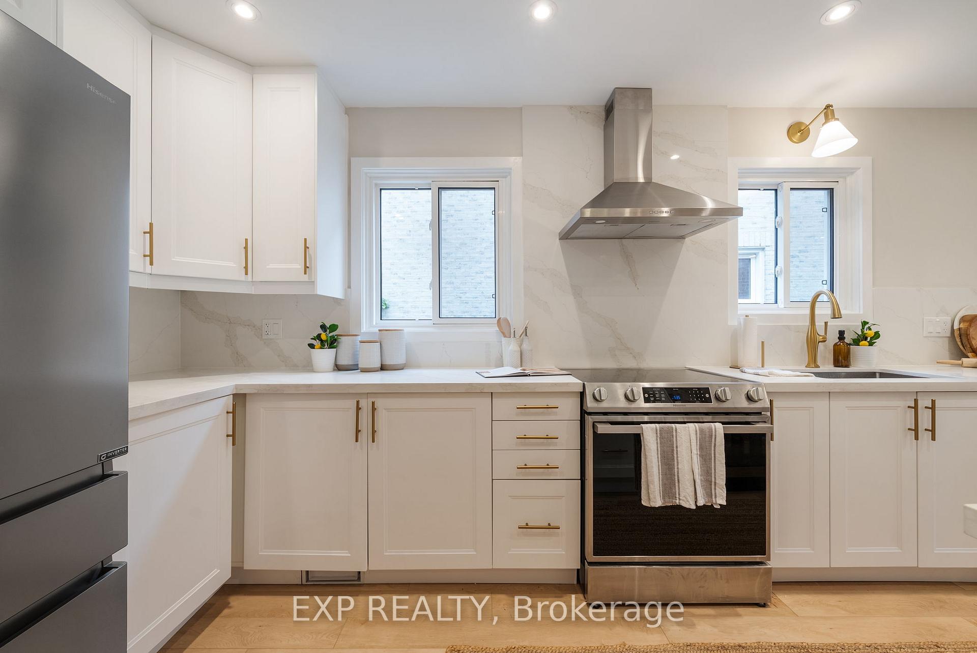 Photo 10 of 24 Glenmore Drive, Whitby, Downtown Whitby — HOMEH