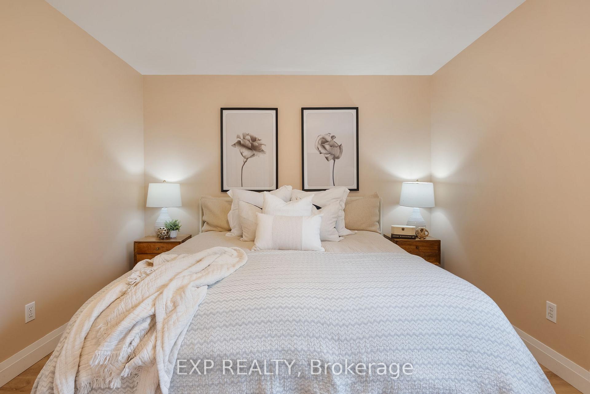 Photo 13 of 24 Glenmore Drive, Whitby, Downtown Whitby — HOMEH
