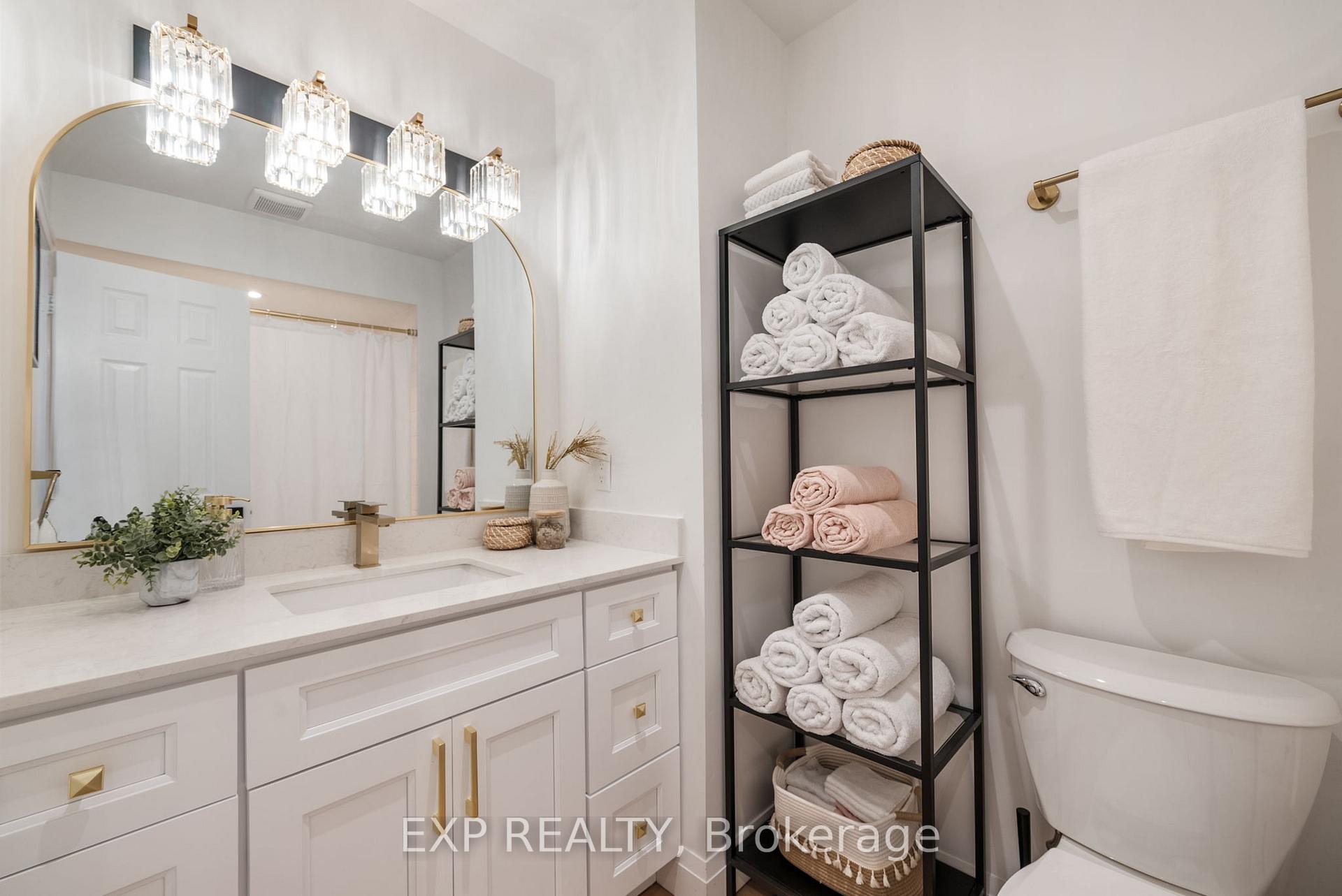 Photo 15 of 24 Glenmore Drive, Whitby, Downtown Whitby — HOMEH