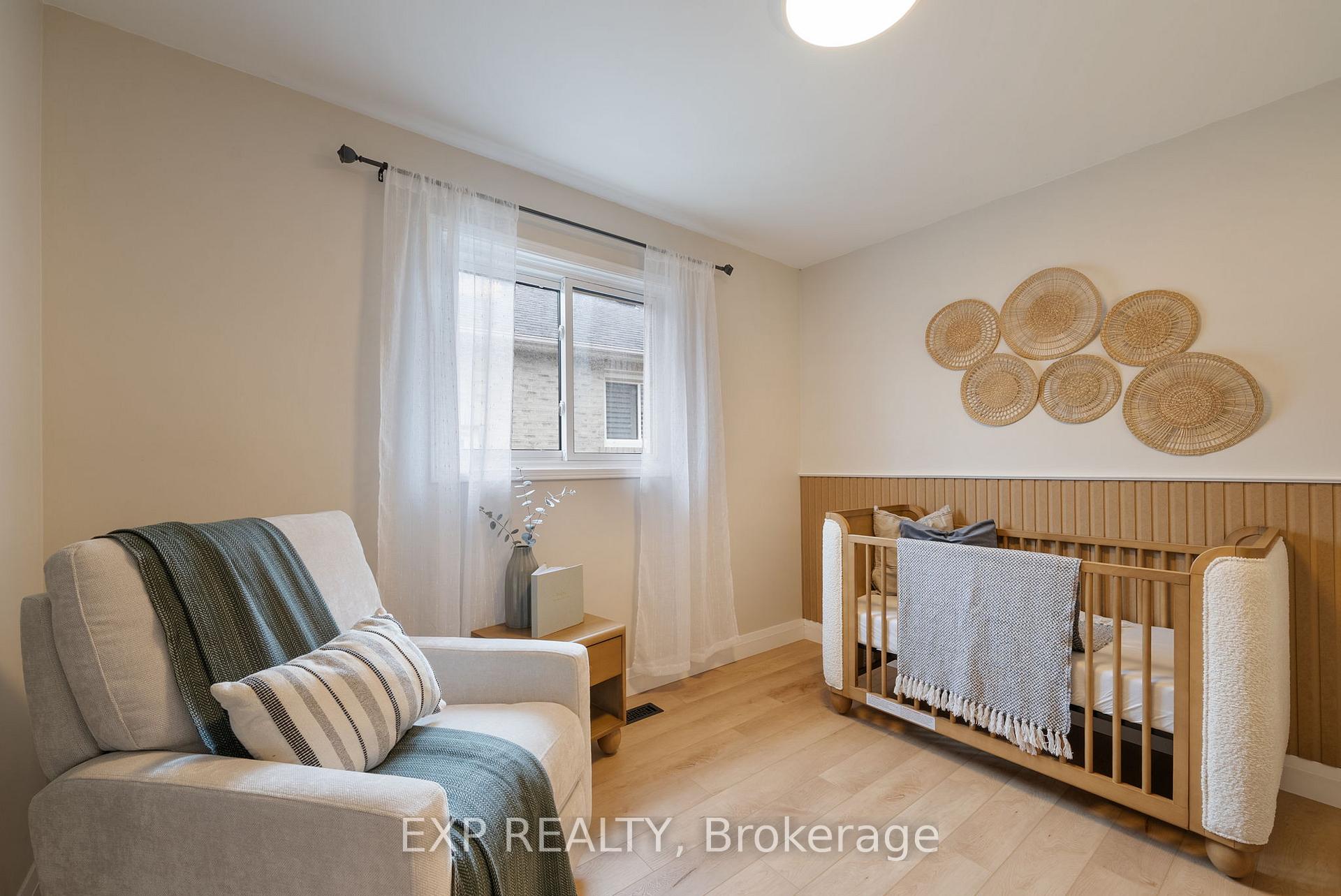 Photo 16 of 24 Glenmore Drive, Whitby, Downtown Whitby — HOMEH