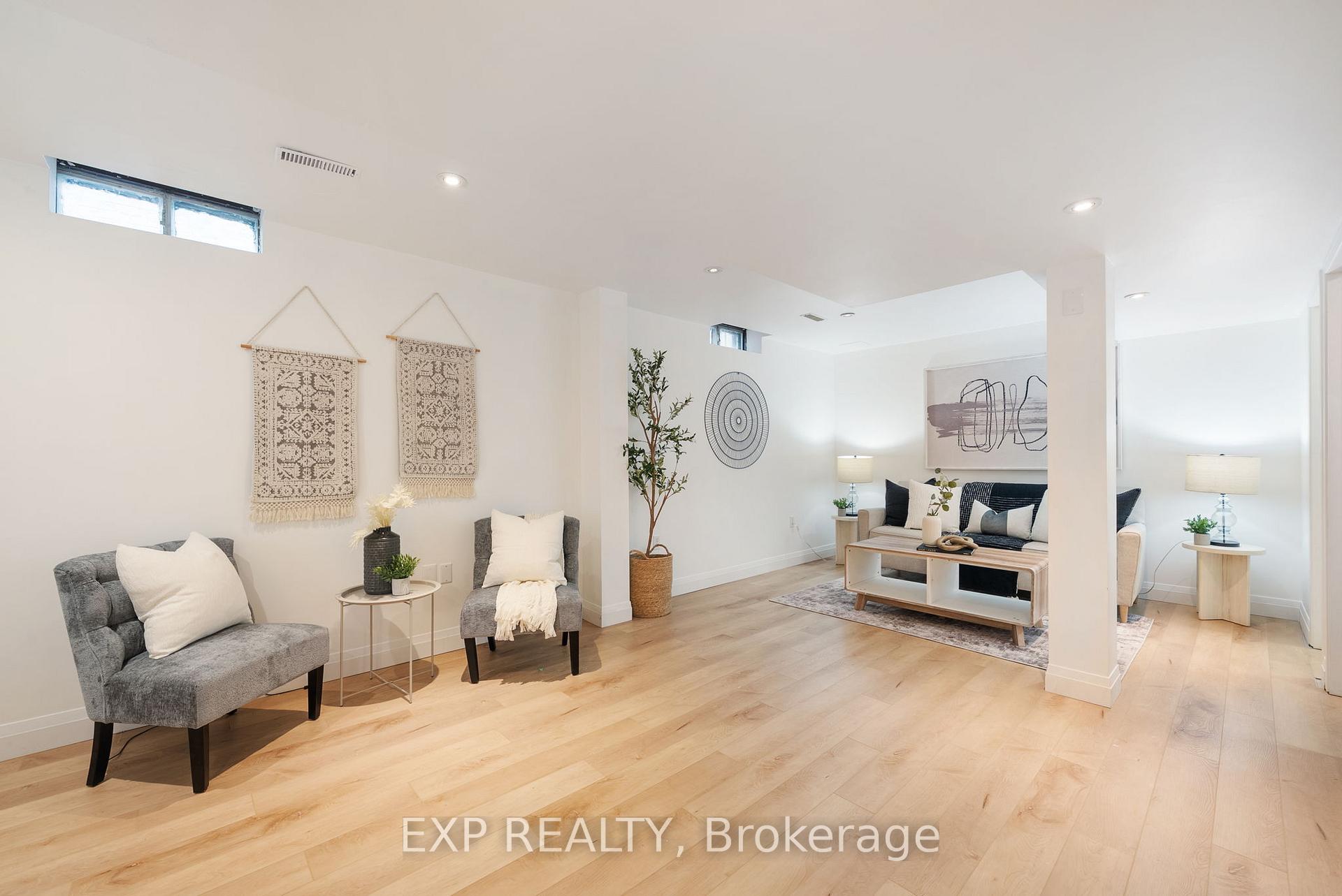 Photo 21 of 24 Glenmore Drive, Whitby, Downtown Whitby — HOMEH