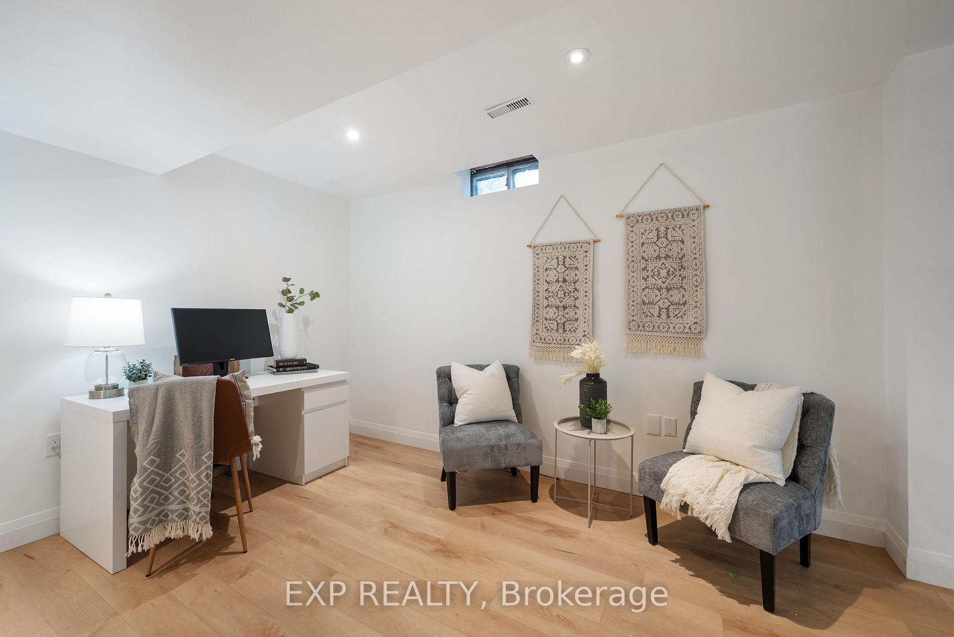 Photo 22 of 24 Glenmore Drive, Whitby, Downtown Whitby — HOMEH