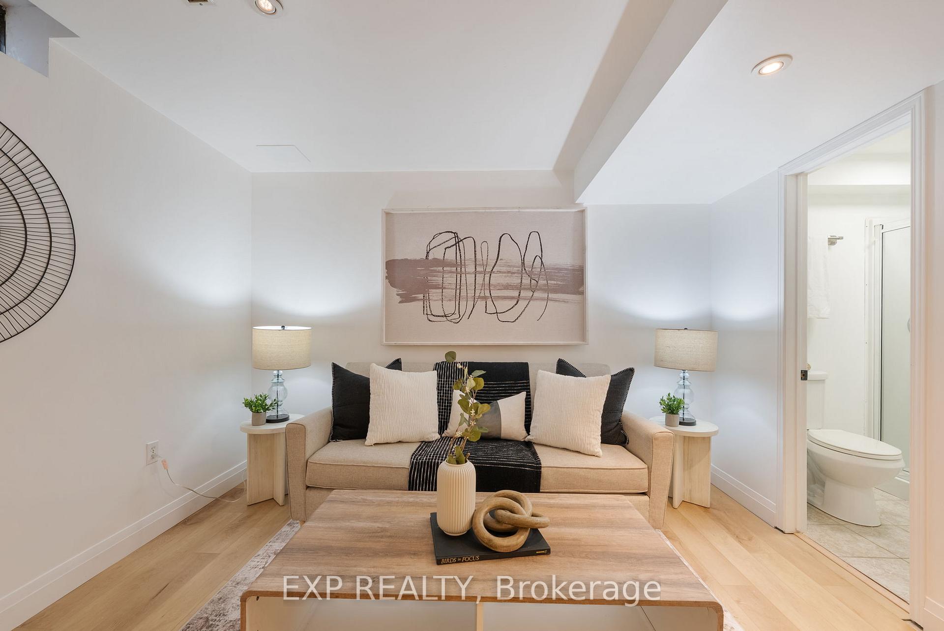 Photo 23 of 24 Glenmore Drive, Whitby, Downtown Whitby — HOMEH