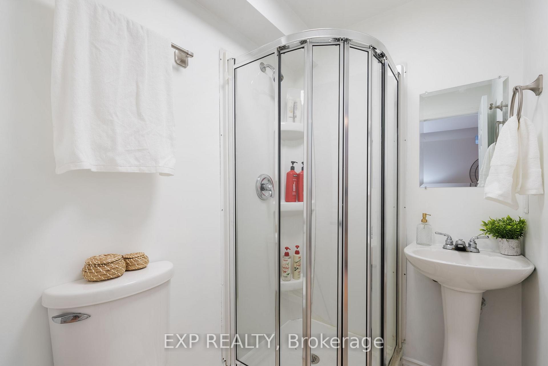 Photo 25 of 24 Glenmore Drive, Whitby, Downtown Whitby — HOMEH