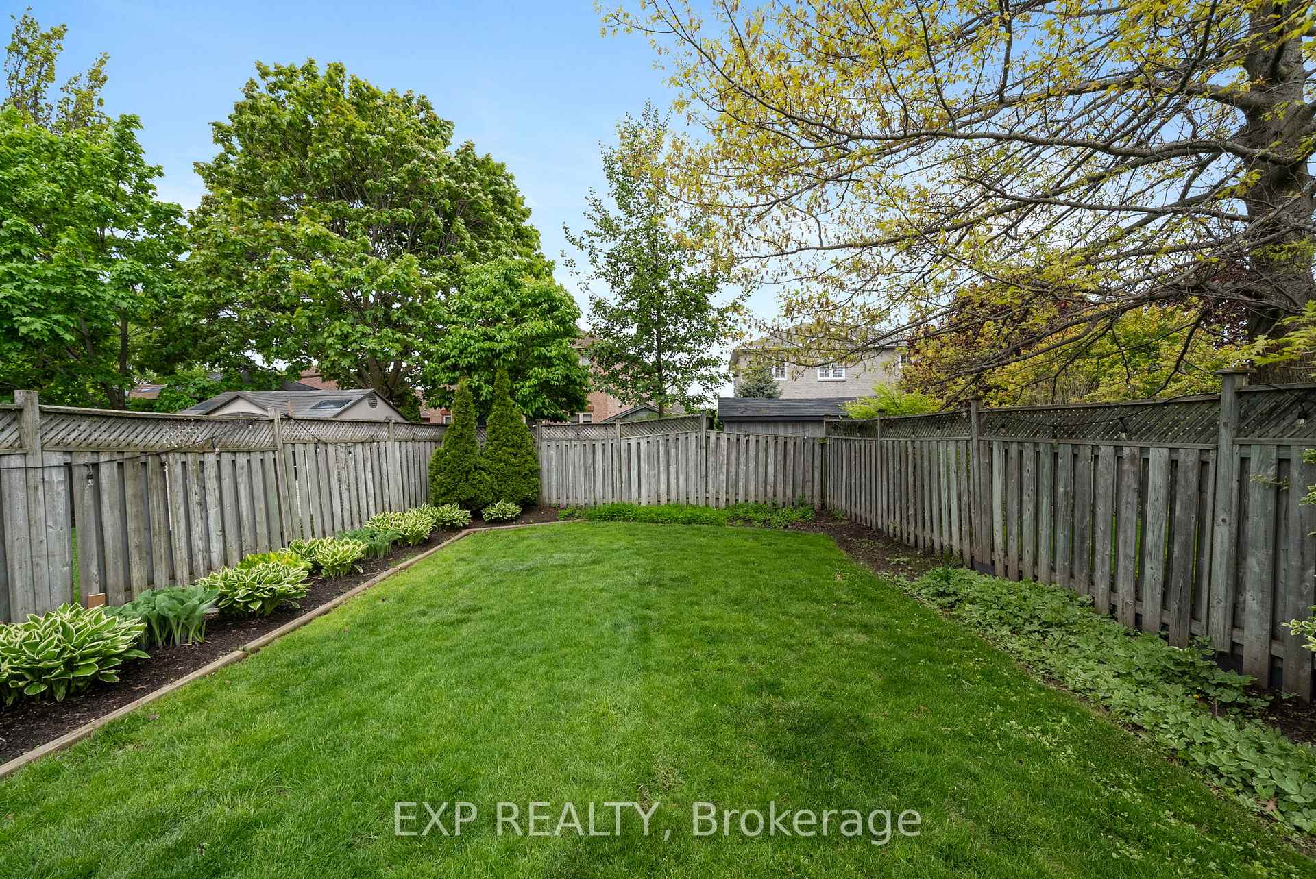 Photo 29 of 24 Glenmore Drive, Whitby, Downtown Whitby — HOMEH