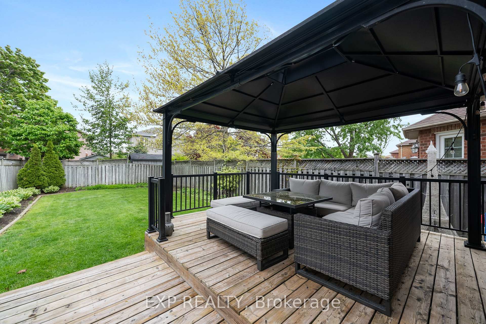 Photo 32 of 24 Glenmore Drive, Whitby, Downtown Whitby — HOMEH