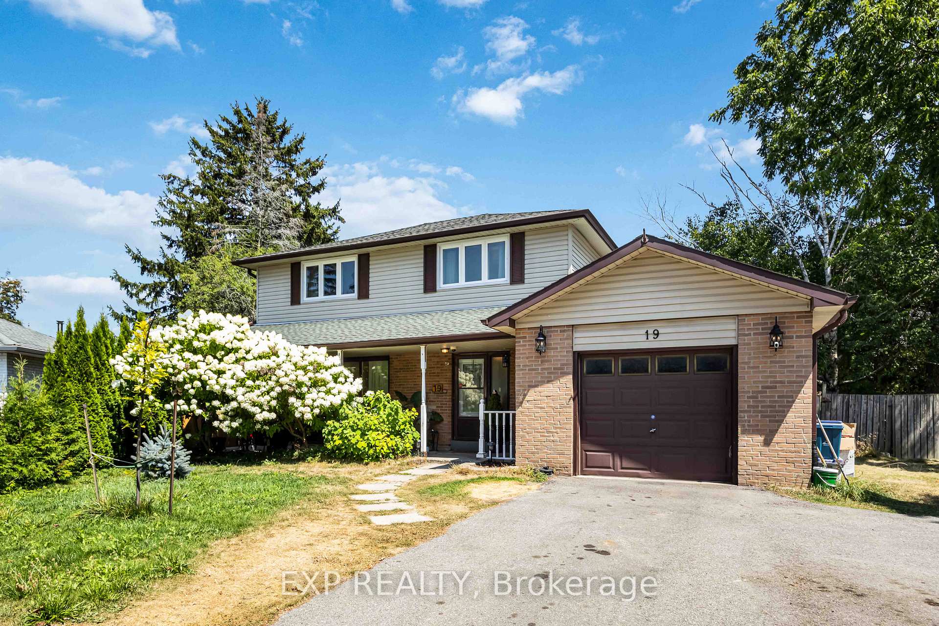 Photo 4 of 19 Preston Court, Ajax, South East — HOMEH