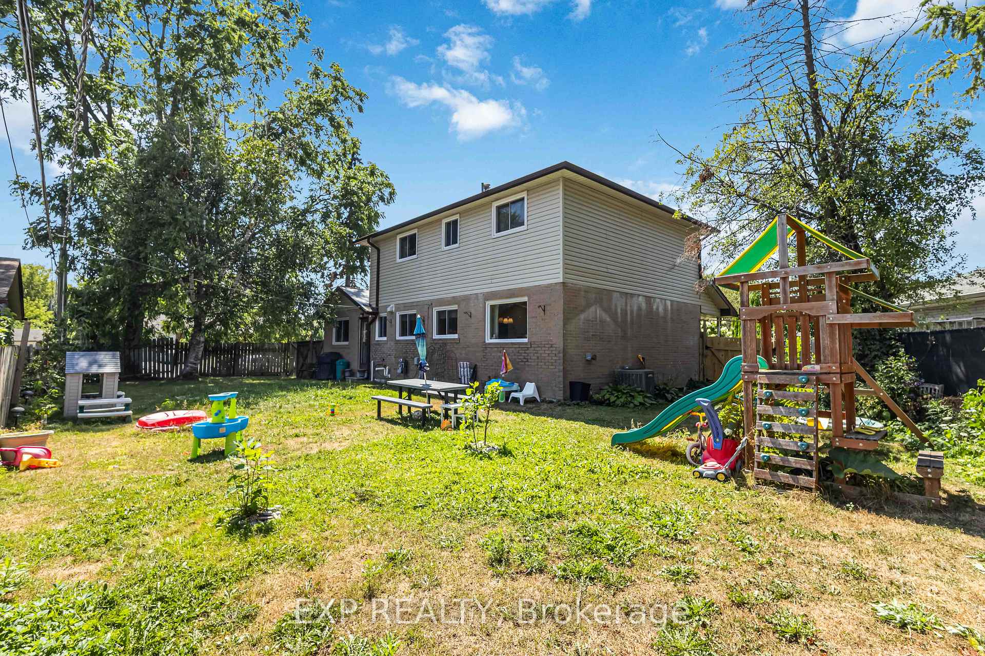 Photo 36 of 19 Preston Court, Ajax, South East — HOMEH