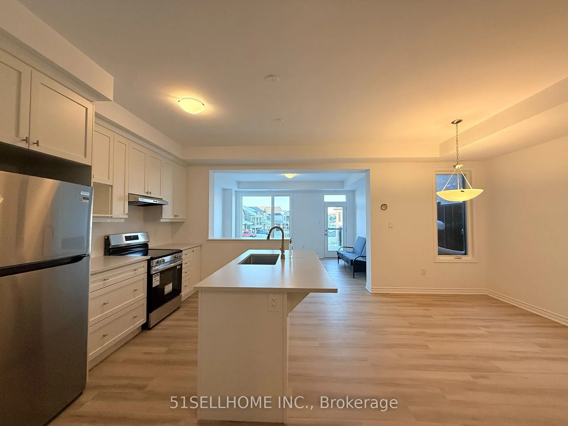 Photo 5 of 24 Ennerdale Street, Barrie, Rural Barrie Southwest — HOMEH