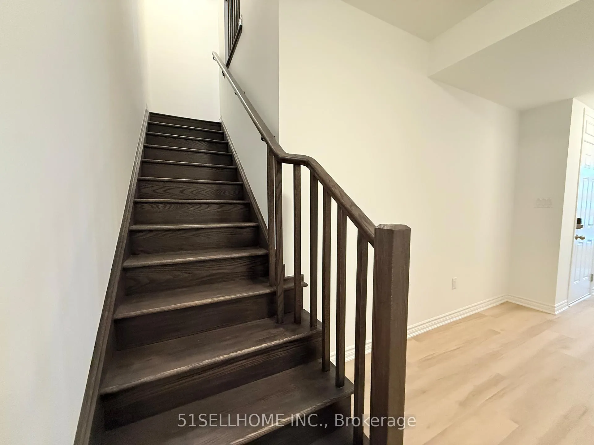 Photo 7 of 24 Ennerdale Street, Barrie, Rural Barrie Southwest — HOMEH