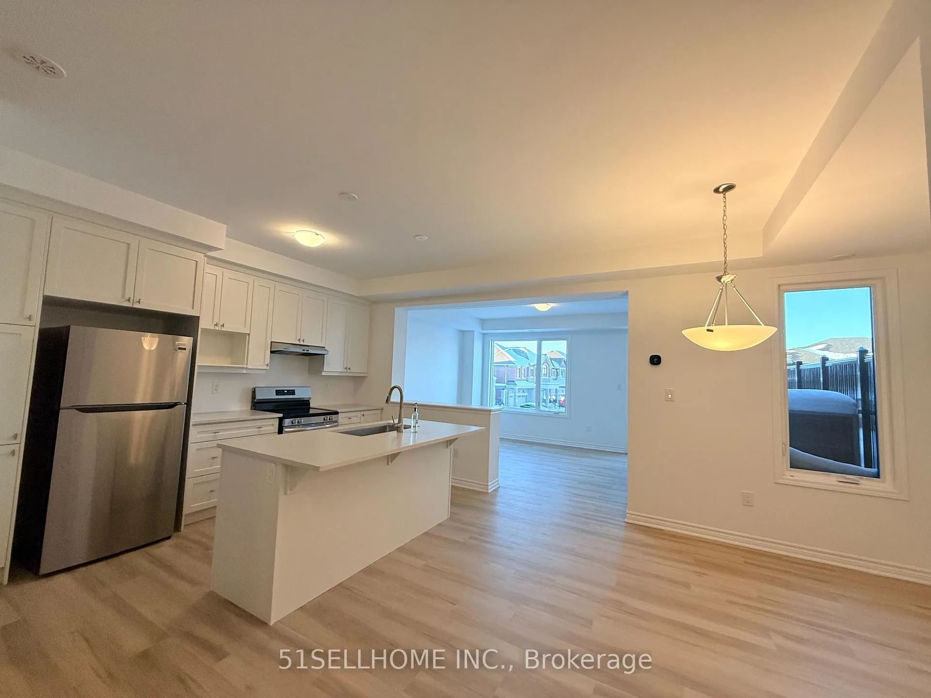 Photo 8 of 24 Ennerdale Street, Barrie, Rural Barrie Southwest — HOMEH