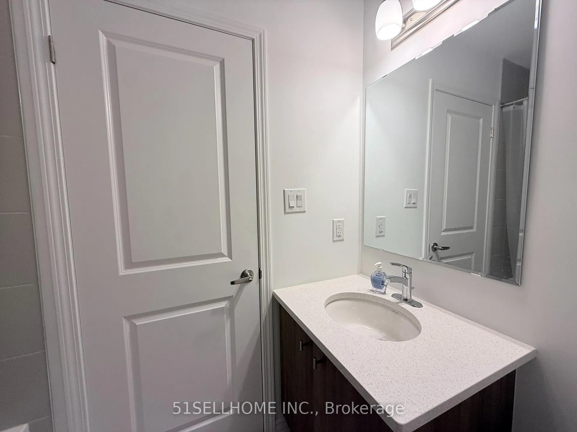 Photo 18 of 24 Ennerdale Street, Barrie, Rural Barrie Southwest — HOMEH