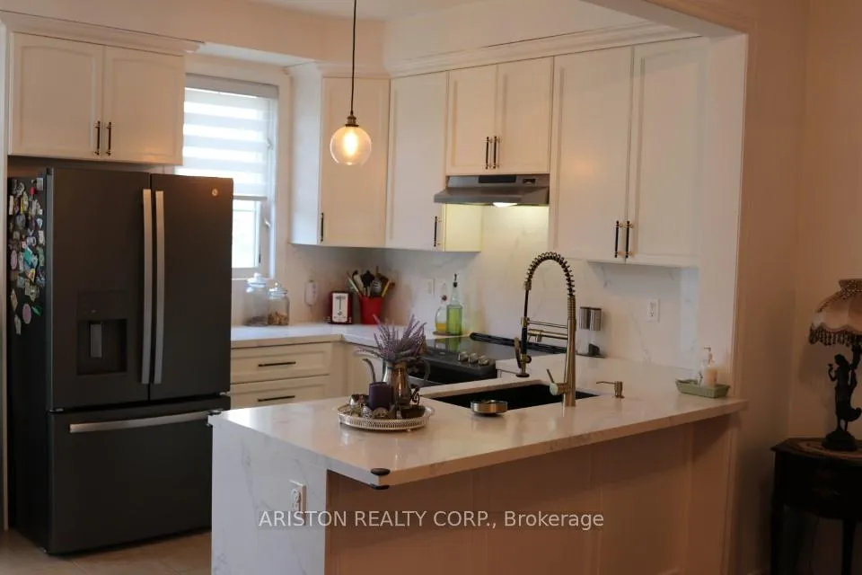 Photo 2 of 40 Alexie Way, Vaughan, Vellore Village — HOMEH