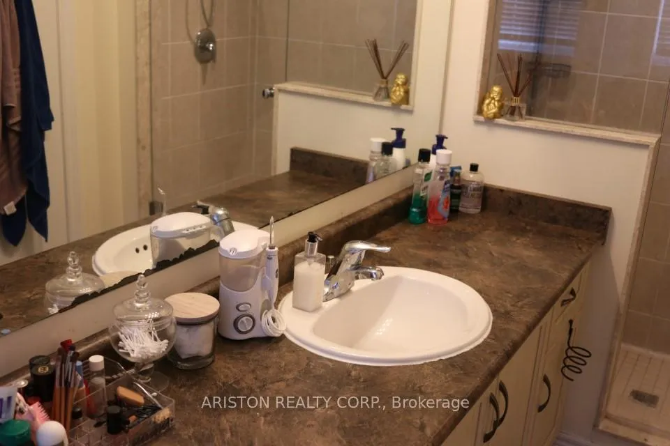 Photo 6 of 40 Alexie Way, Vaughan, Vellore Village — HOMEH