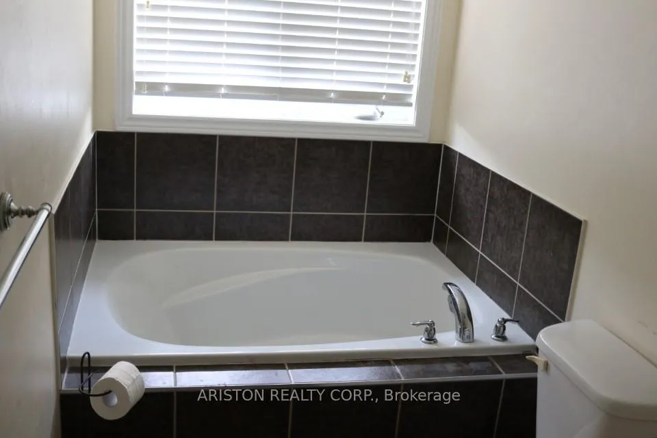 Photo 14 of 40 Alexie Way, Vaughan, Vellore Village — HOMEH