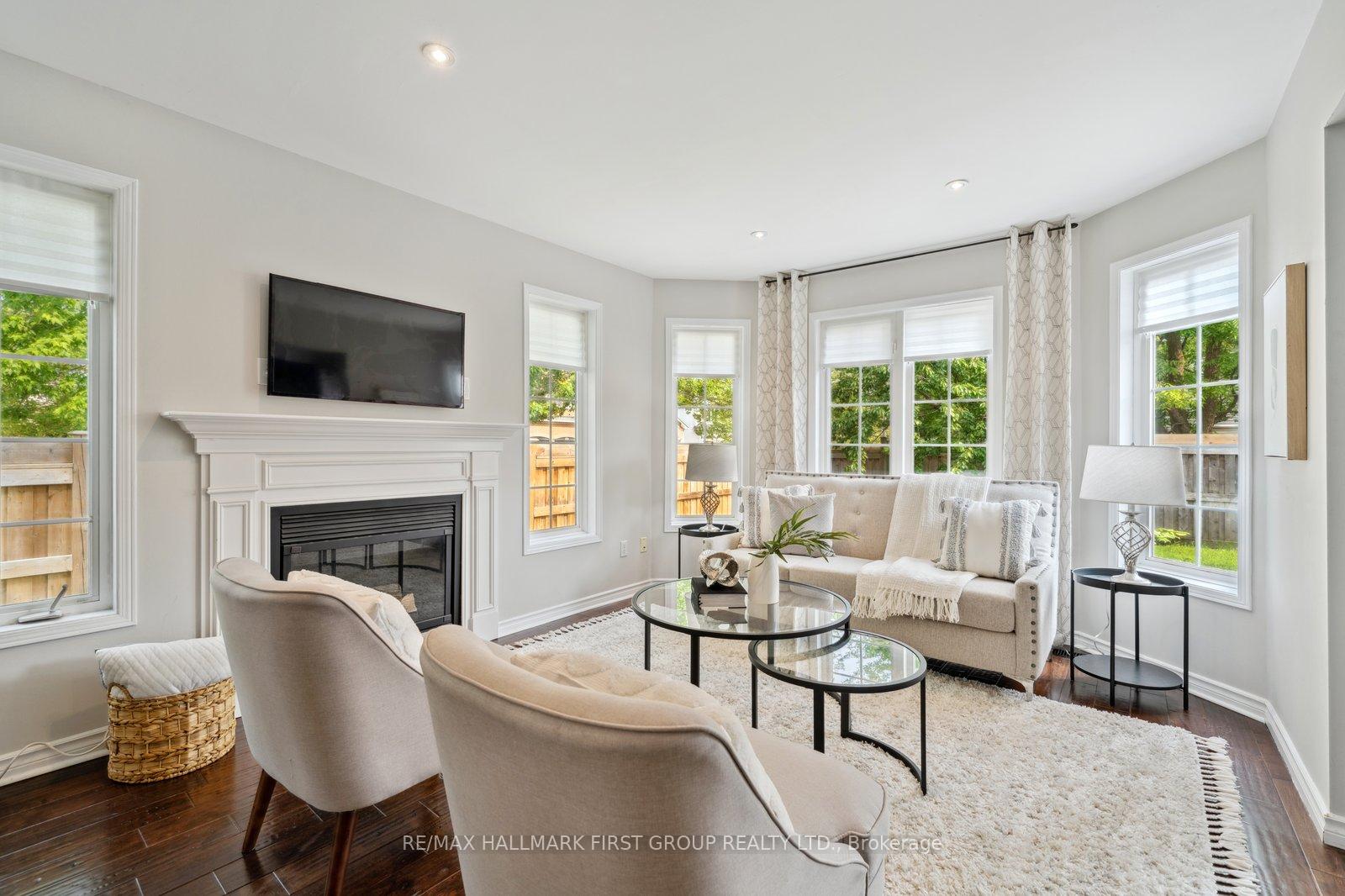Photo 6 of 39 Breakwater Drive, Whitby, Port Whitby — HOMEH