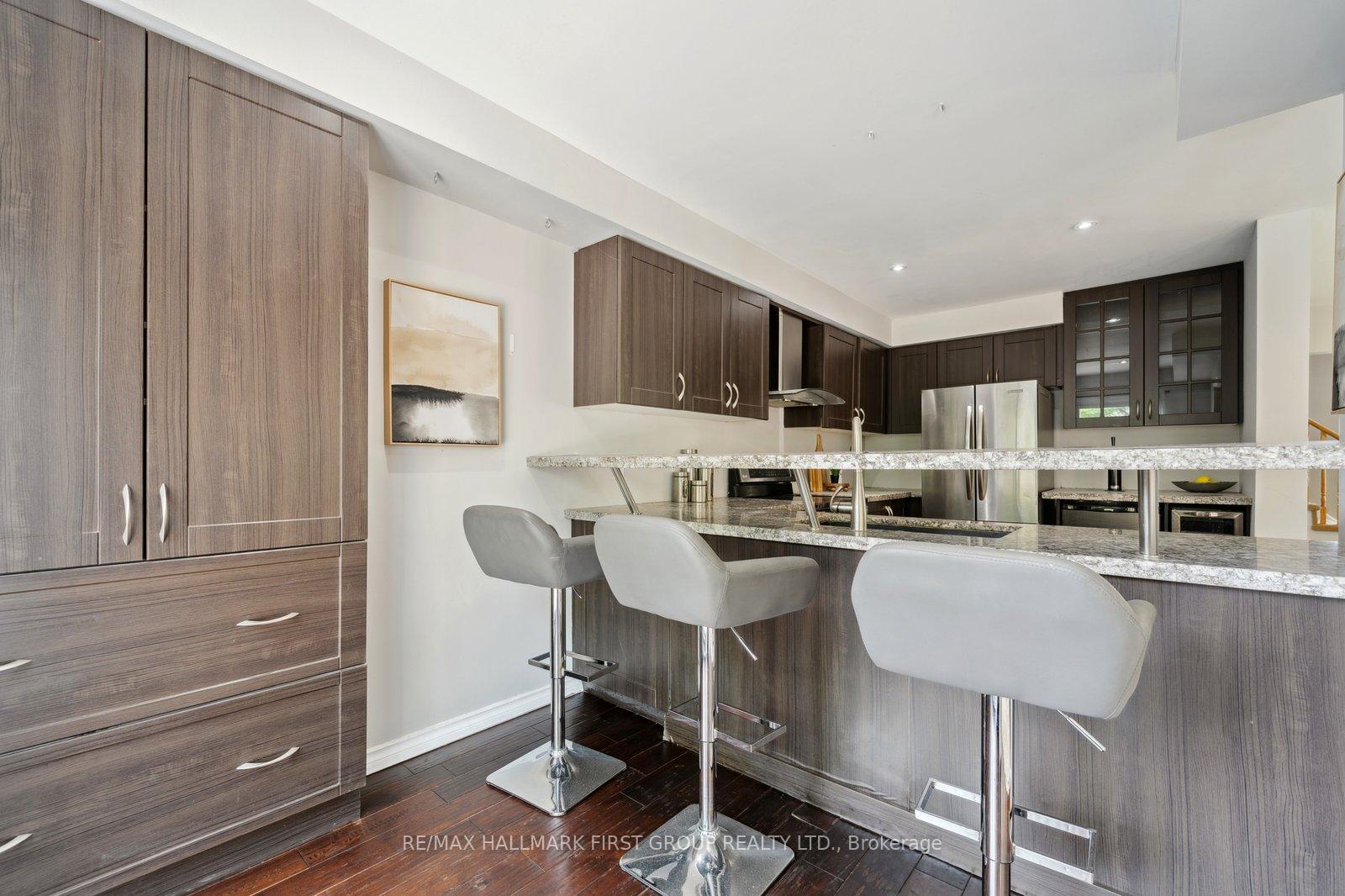 Photo 9 of 39 Breakwater Drive, Whitby, Port Whitby — HOMEH