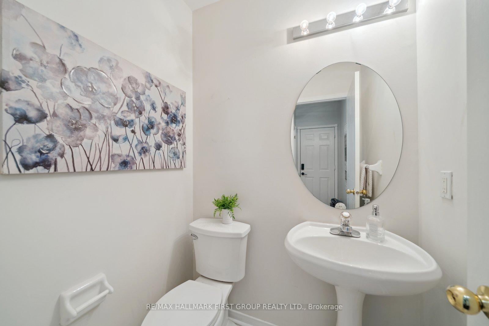 Photo 10 of 39 Breakwater Drive, Whitby, Port Whitby — HOMEH