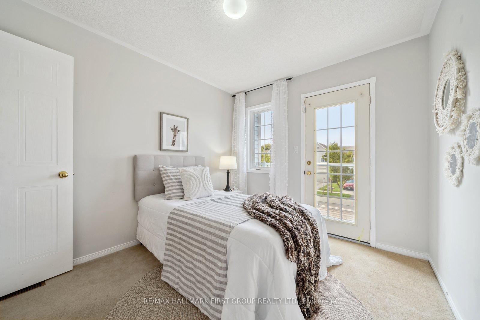 Photo 14 of 39 Breakwater Drive, Whitby, Port Whitby — HOMEH