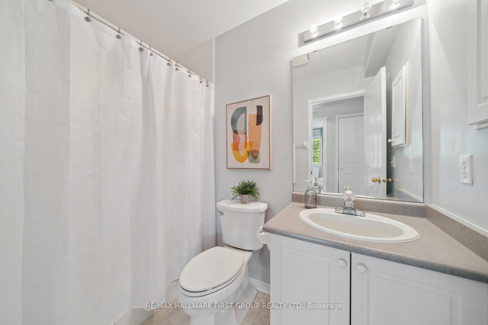 Photo 16 of 39 Breakwater Drive, Whitby, Port Whitby — HOMEH
