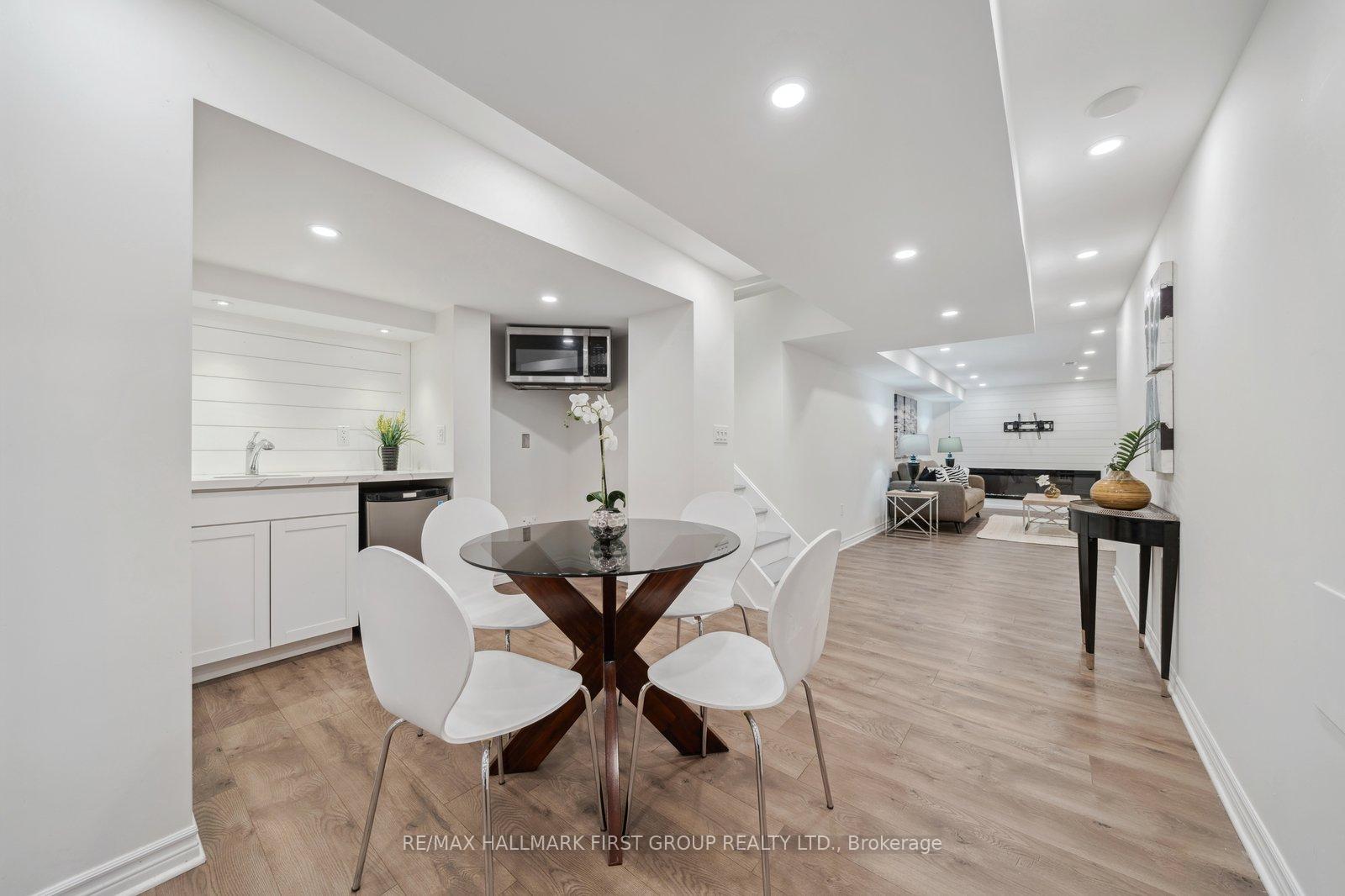 Photo 18 of 39 Breakwater Drive, Whitby, Port Whitby — HOMEH