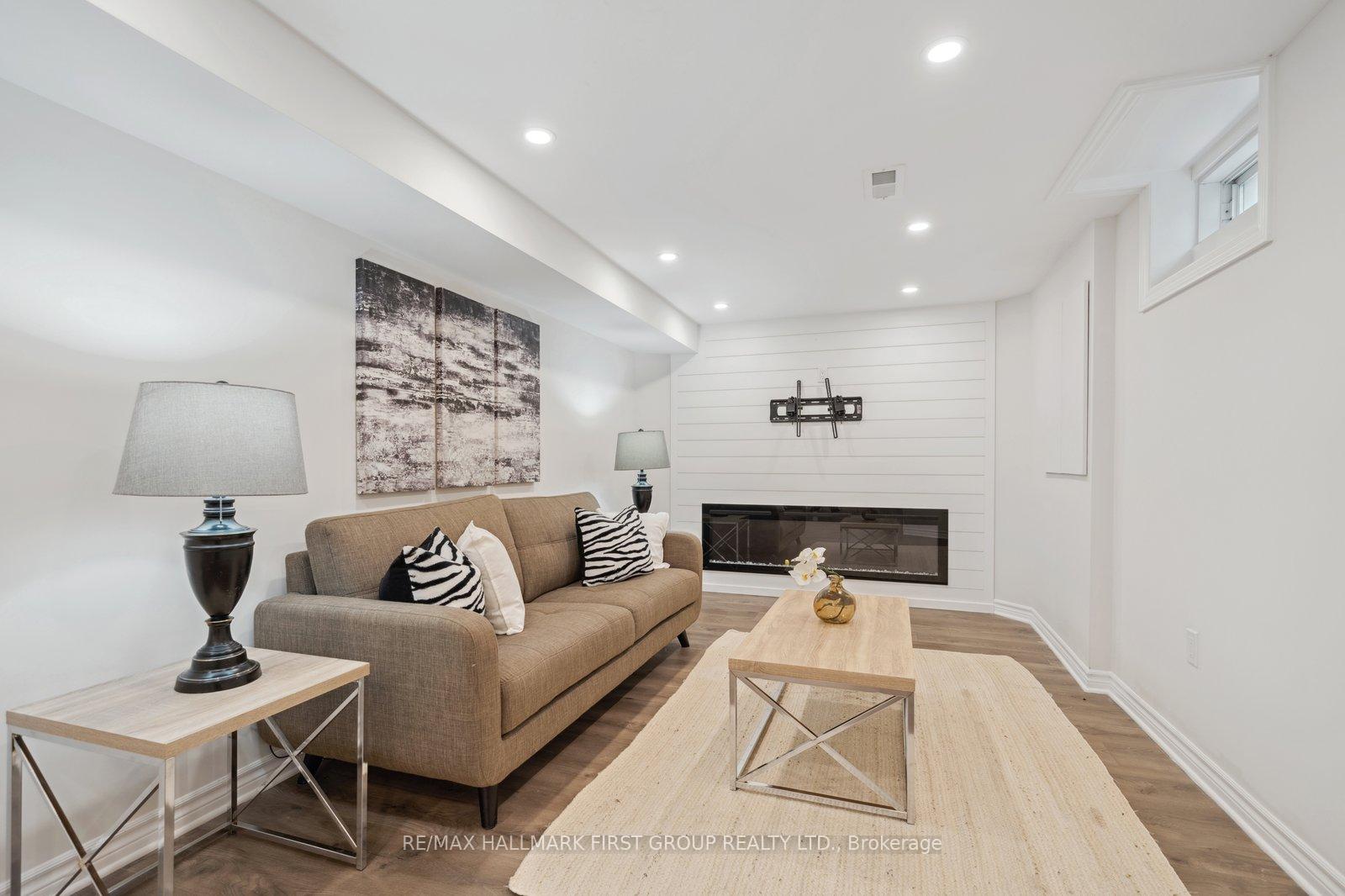 Photo 19 of 39 Breakwater Drive, Whitby, Port Whitby — HOMEH