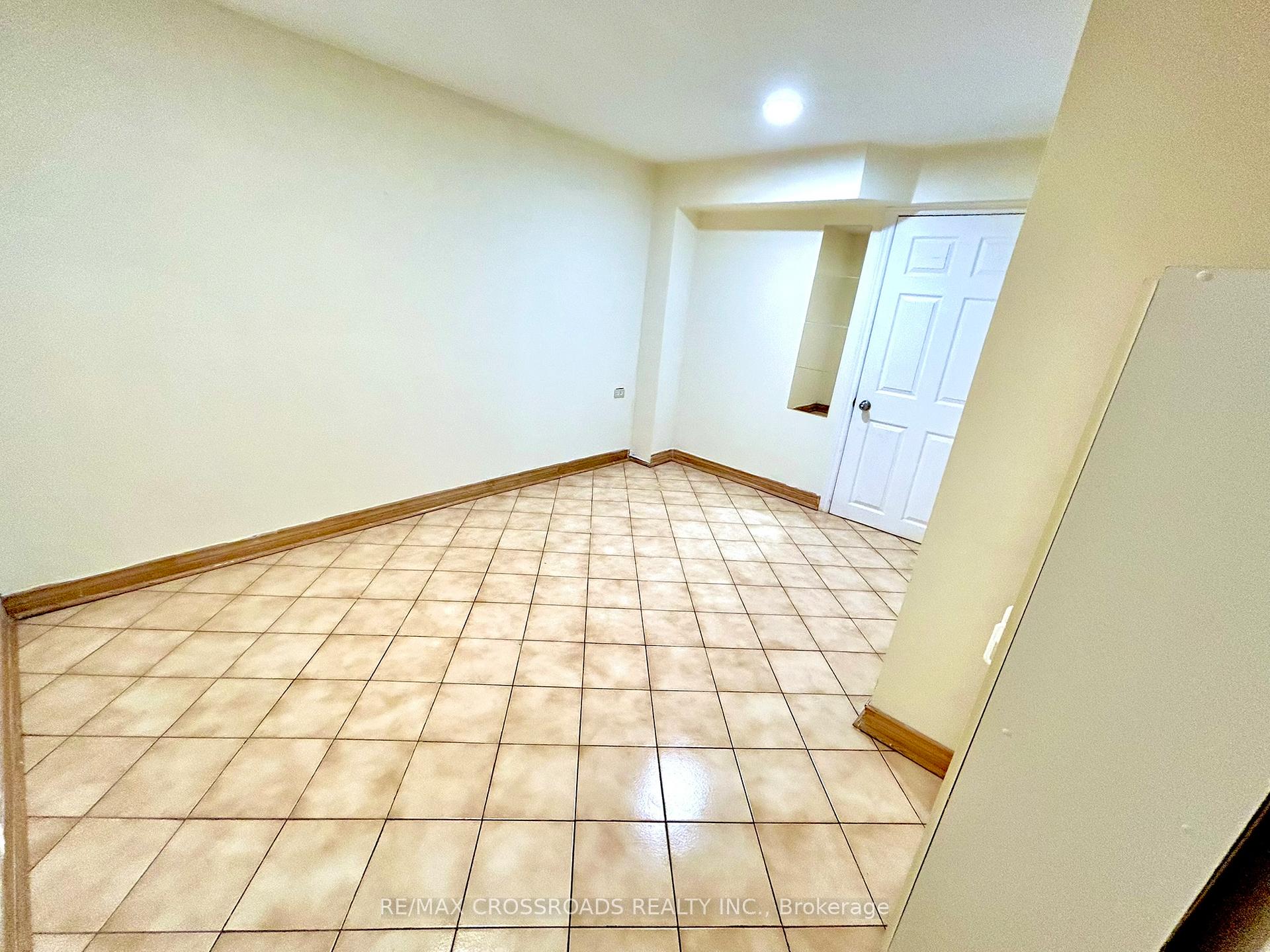 Photo 11 of Unit Bsmnt, 70 Keefer Court, Vaughan, Brownridge — HOMEH