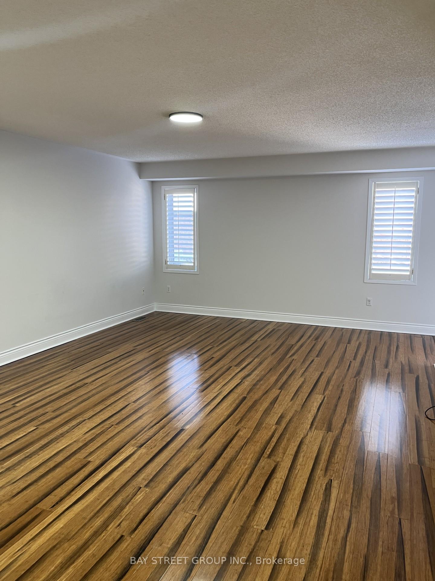 Photo 2 of 133 Hollywood Hill Circle, Vaughan, Vellore Village — HOMEH