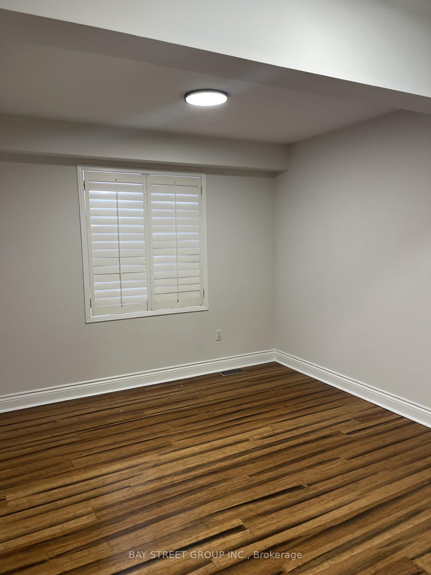 Photo 4 of 133 Hollywood Hill Circle, Vaughan, Vellore Village — HOMEH