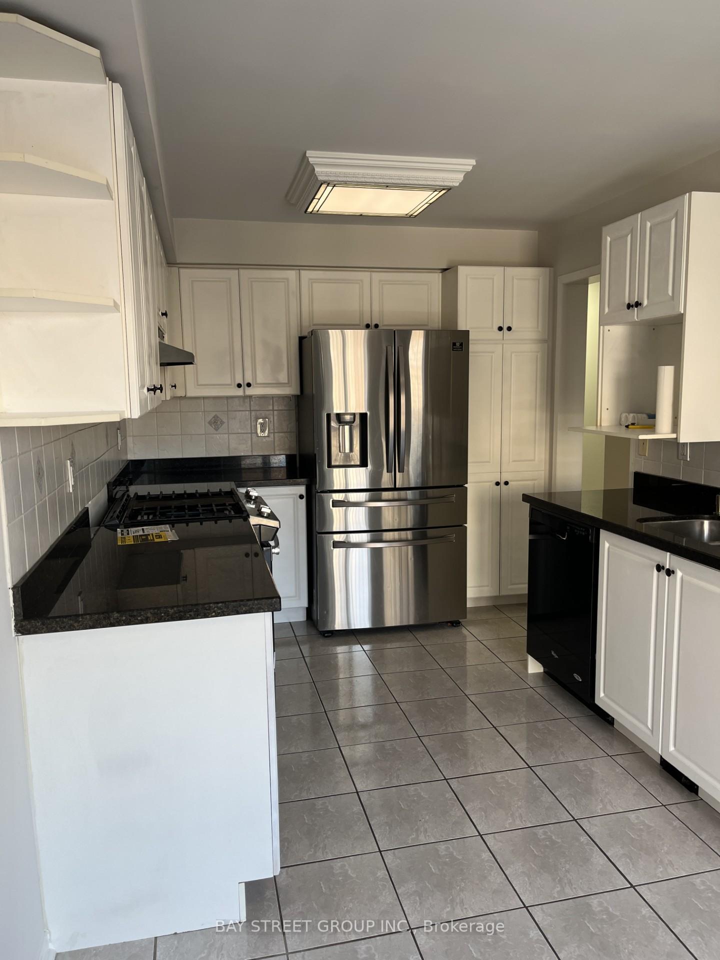 Photo 6 of 133 Hollywood Hill Circle, Vaughan, Vellore Village — HOMEH