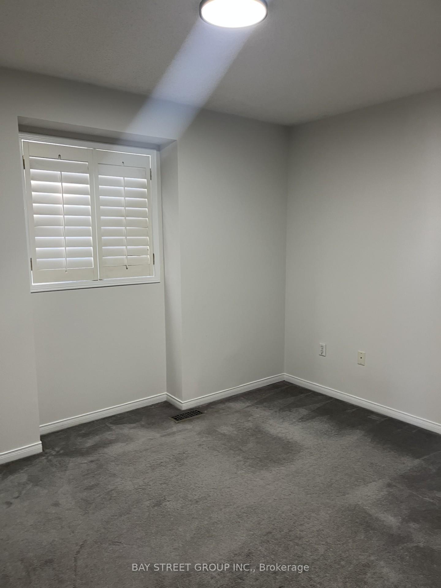 Photo 10 of 133 Hollywood Hill Circle, Vaughan, Vellore Village — HOMEH