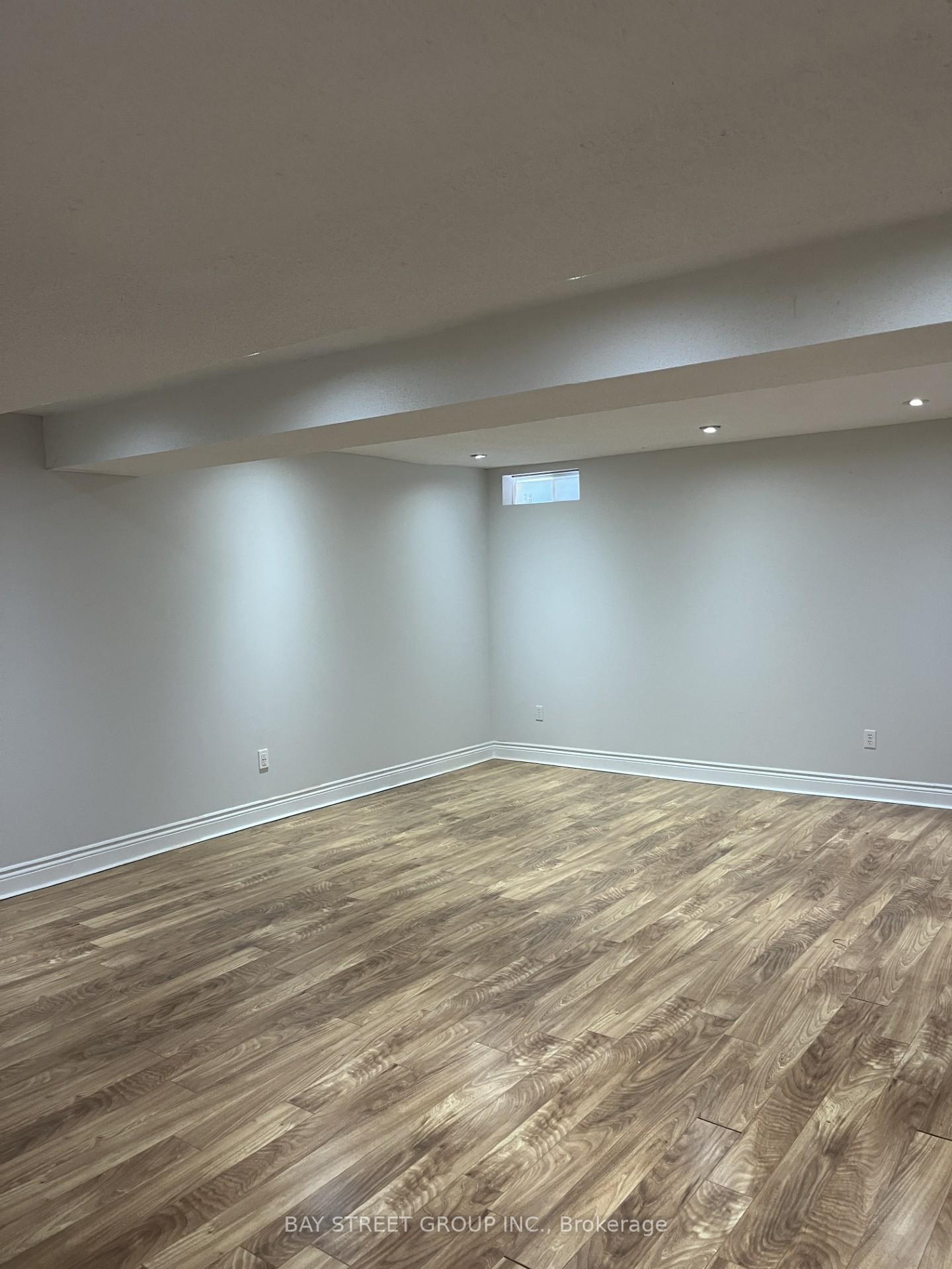 Photo 16 of 133 Hollywood Hill Circle, Vaughan, Vellore Village — HOMEH