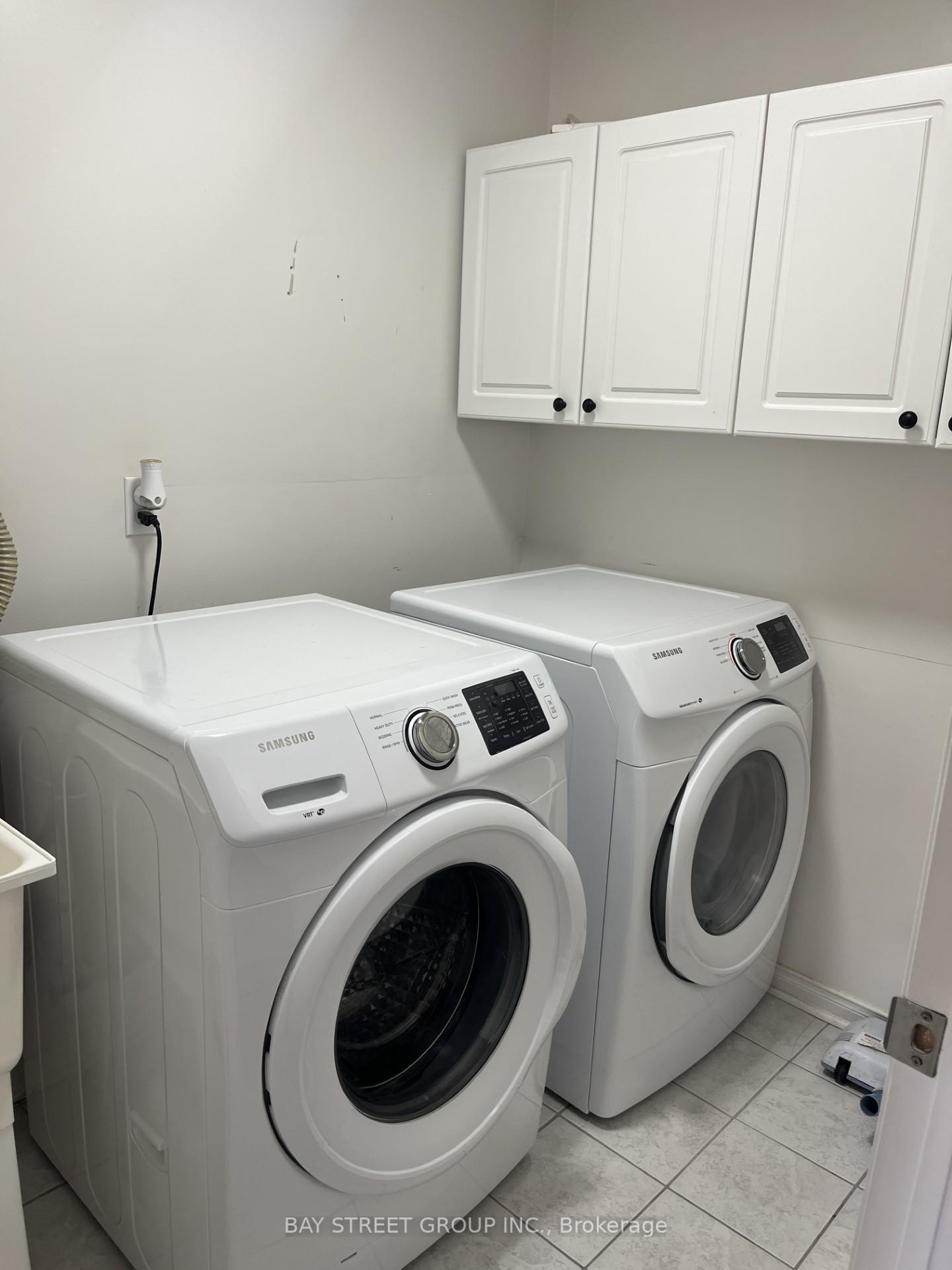 Photo 17 of 133 Hollywood Hill Circle, Vaughan, Vellore Village — HOMEH
